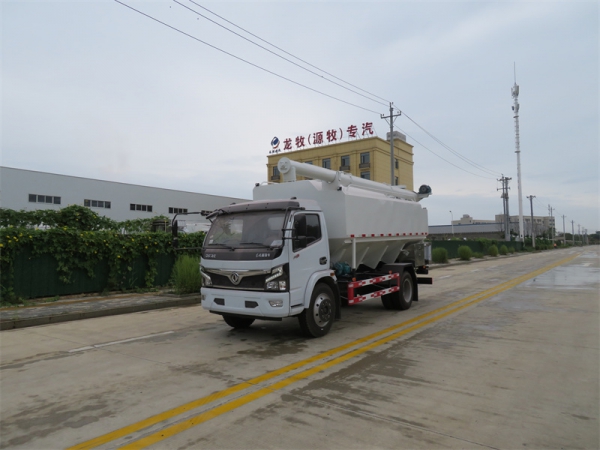 散裝飼料車(chē)發(fā)車(chē)山東！